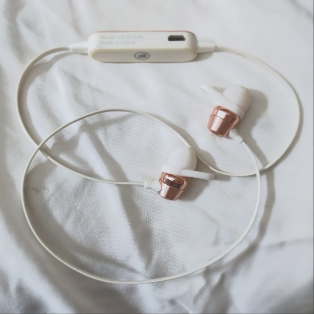 In-Ear Rose Gold and White Marble Headphones
